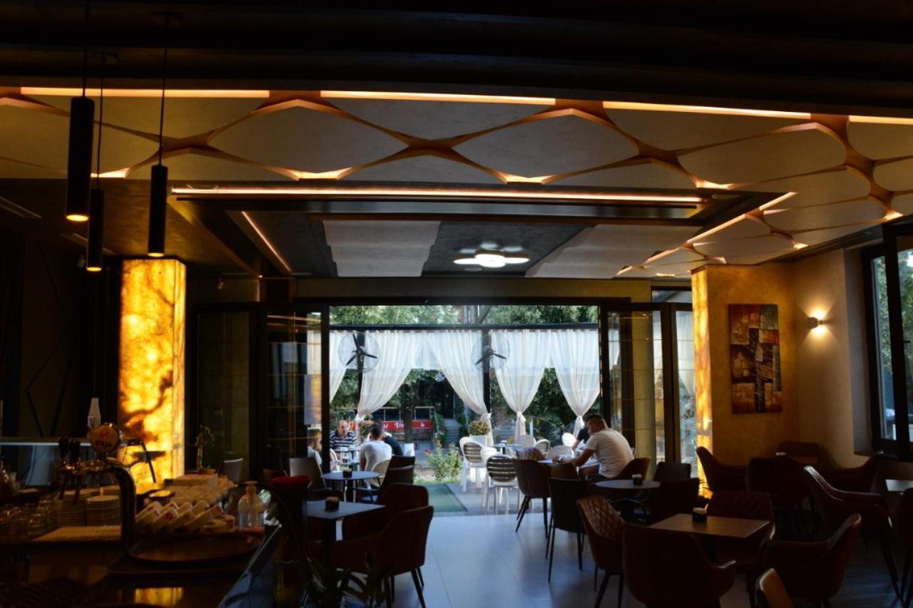 Royal Hotel Peshkopi Albania Exterior foto